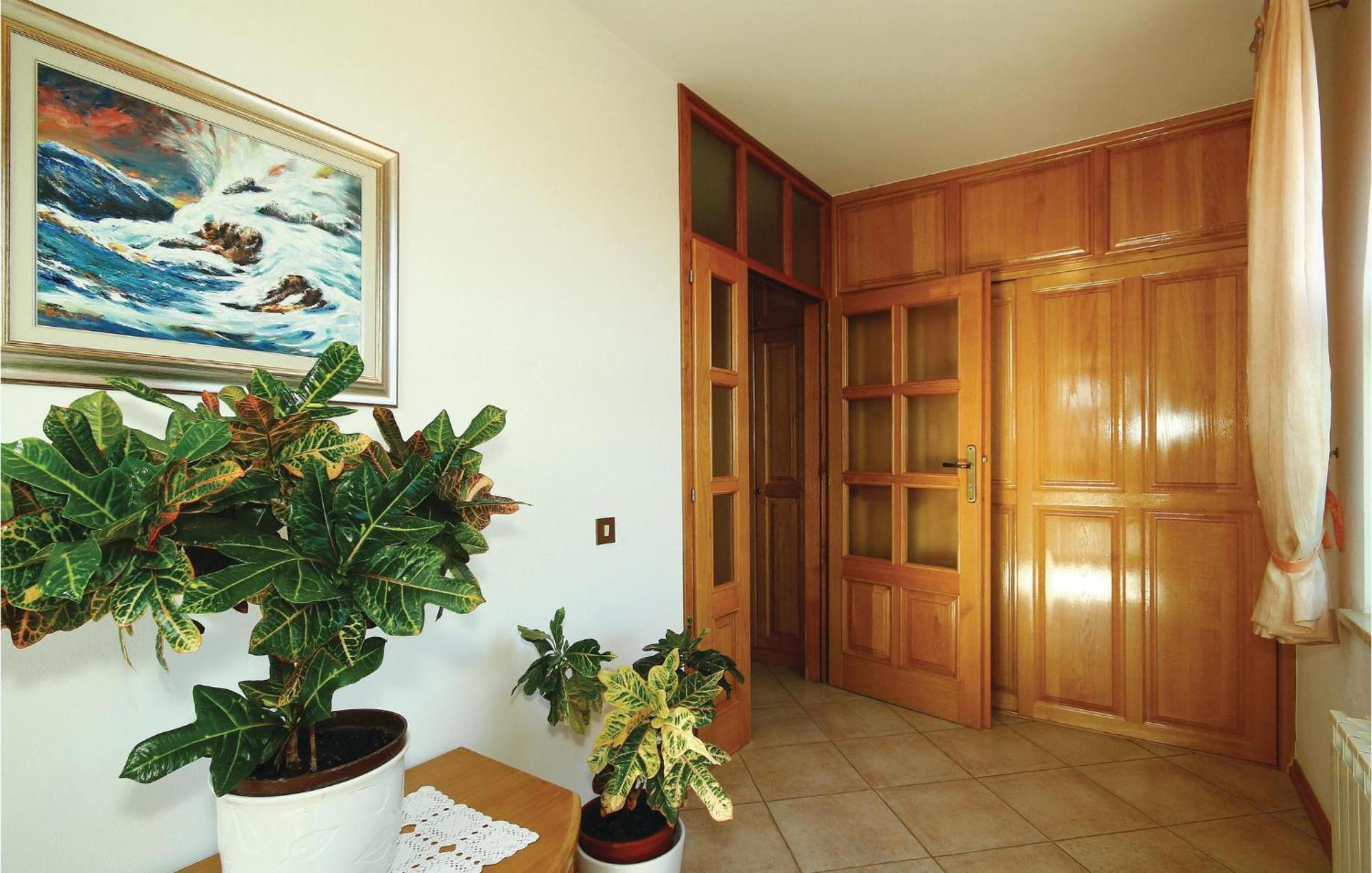 3 Bedroom Gorgeous Apartment In بوريتش المظهر الخارجي الصورة